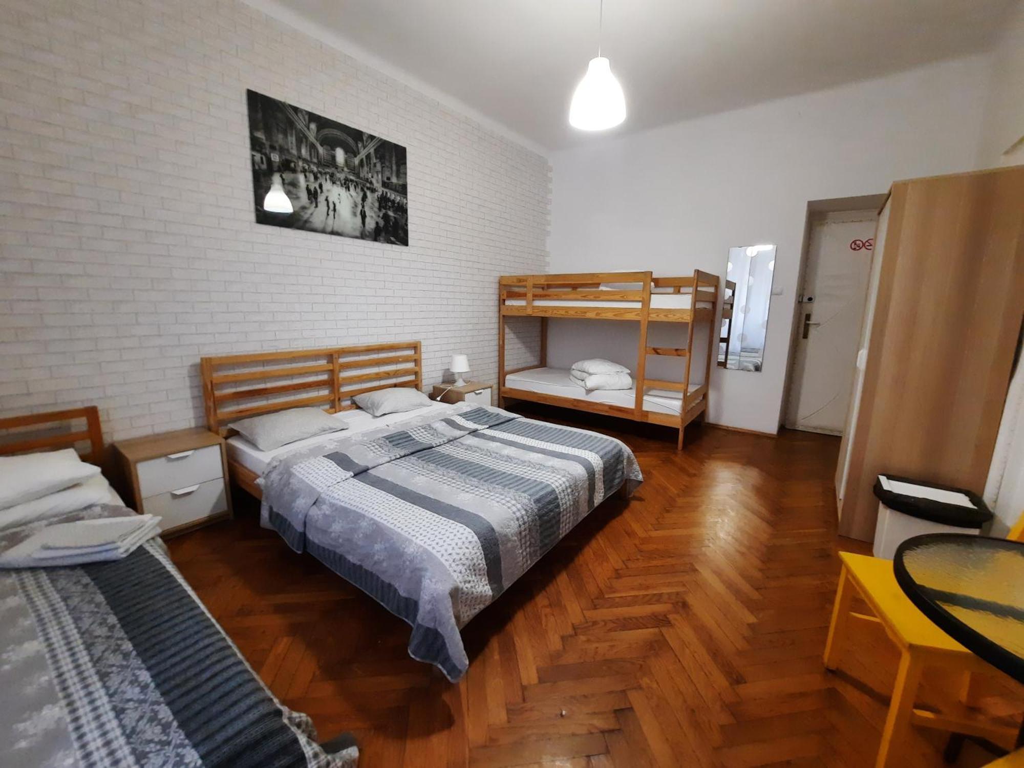 Lorf Hostel&Apartments Krakkó Kültér fotó